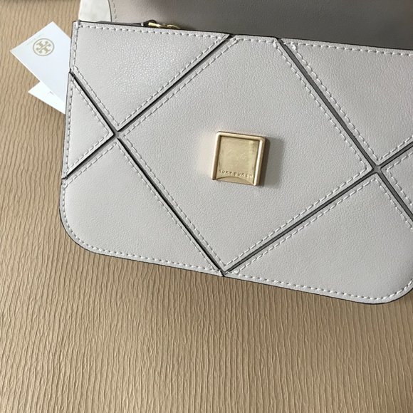 Tory Burch Eleanor small Diamond Quilt Shoulder Bag Color, White - Picture 10 of 13